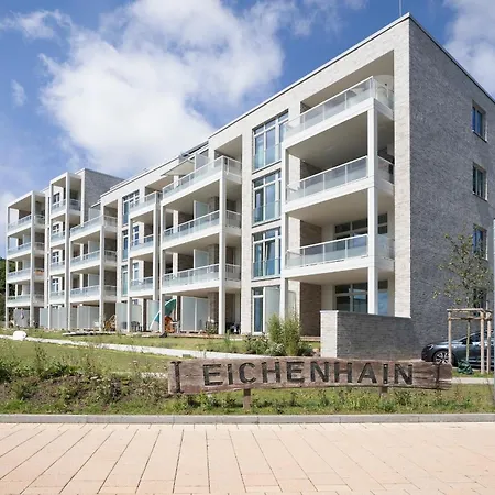 Eichenhain Strandtraeumer * Pelzerhaken