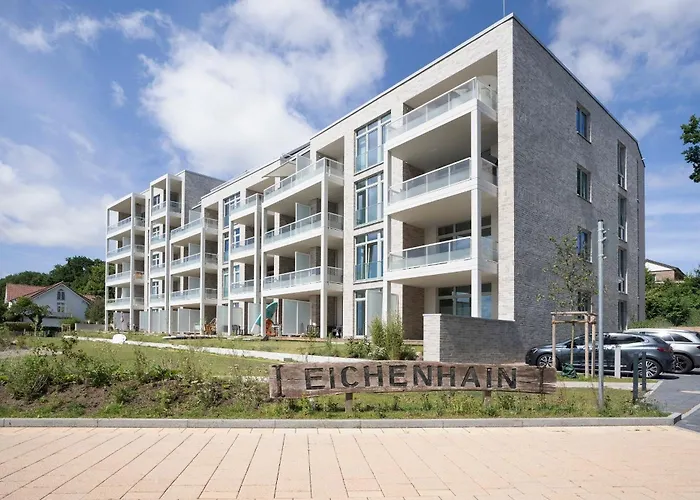 Eichenhain Strandtraeumer * Pelzerhaken