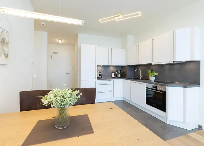 Eichenhain Strandtraeumer * Pelzerhaken