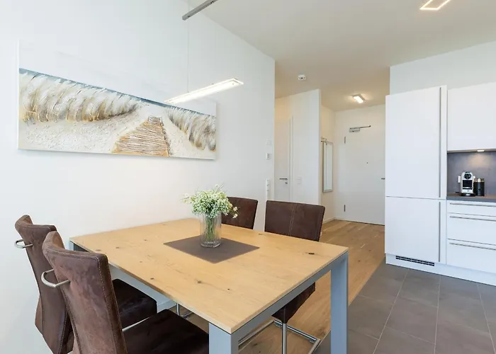 Eichenhain Strandtraeumer * Pelzerhaken